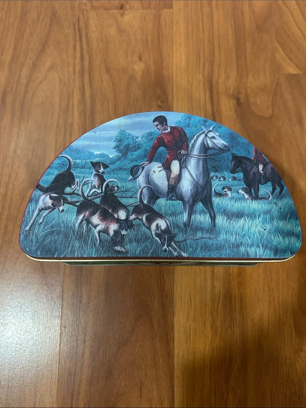 Vintage Lithographed Equestrian Hunt Scene Tin Box